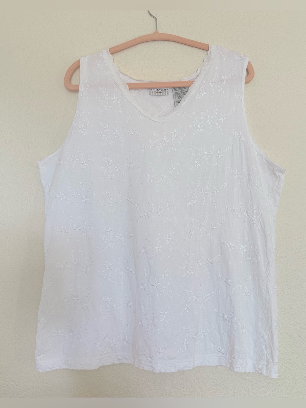 White Stag Arctic White Embroidered V-Neck Tank Sz 18W/20W plus size
